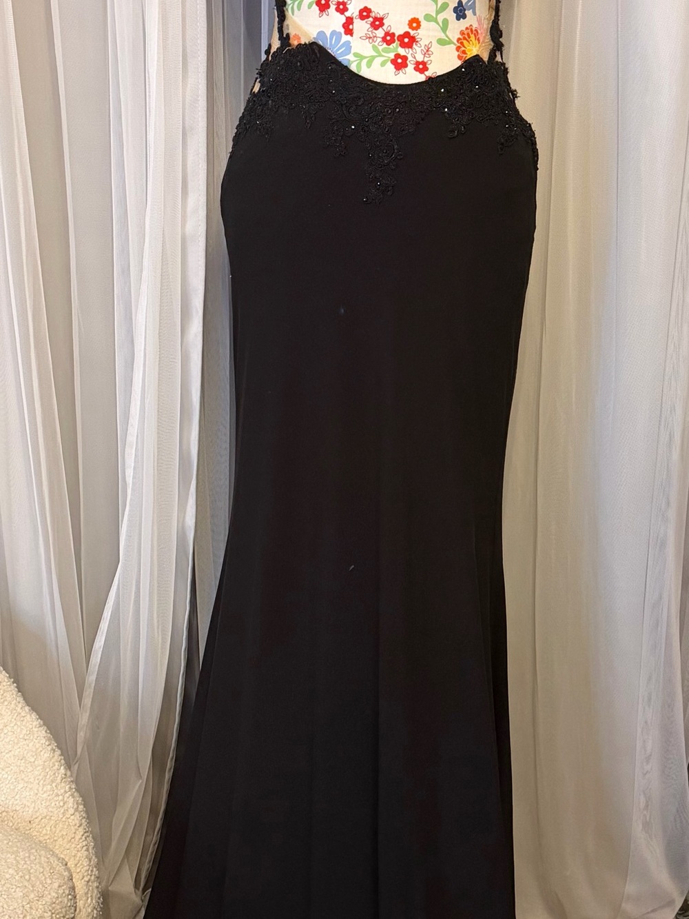 madison james Black Lace Appliqué Prom Gown - Picture 6 of 8